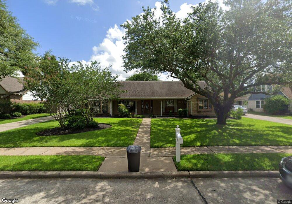 1805 Hunt Dr, Friendswood, TX 77546 - photo 1