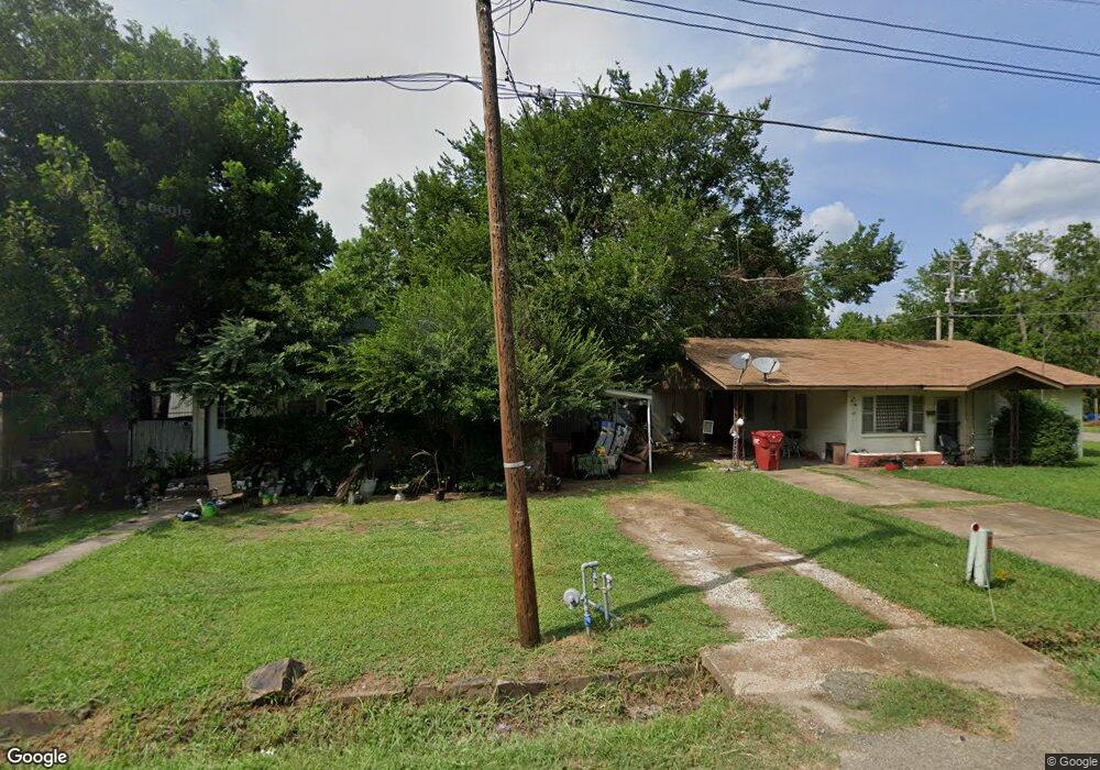 213 E Main St, Hugo, OK 74743 - photo 1