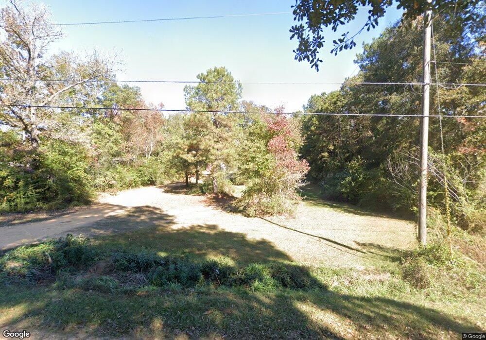 1013 Robinson Rd, McComb, MS 39648 - photo 1