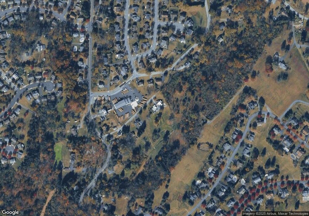 1041 Shelbourne Rd, Reading, PA 19606 - photo 1