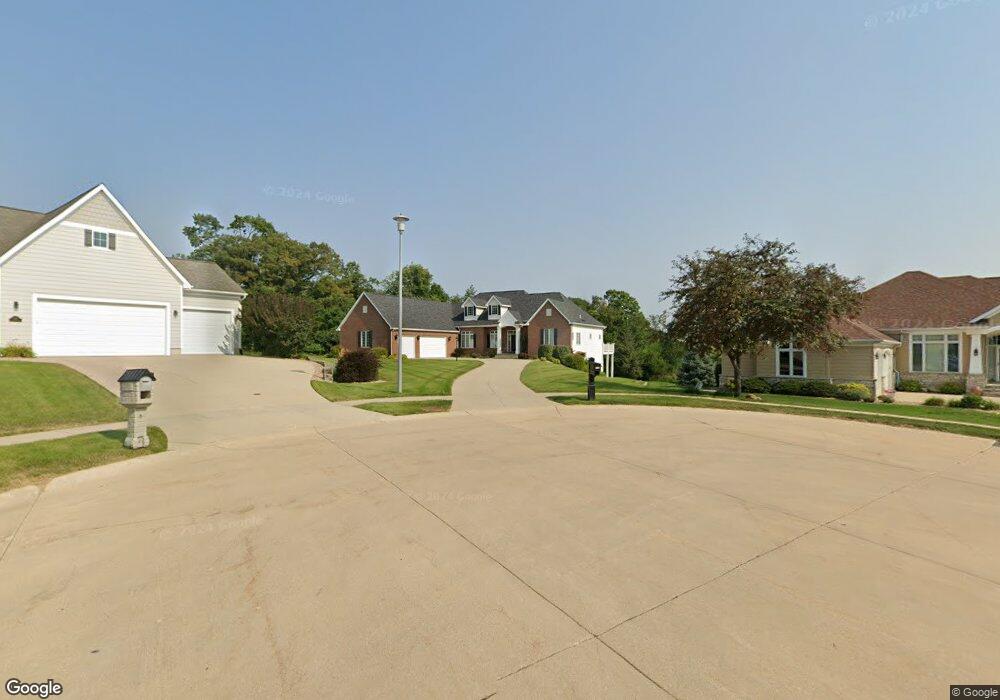 6712 Cedar View Ct NE, Cedar Rapids, IA 52411 - photo 1