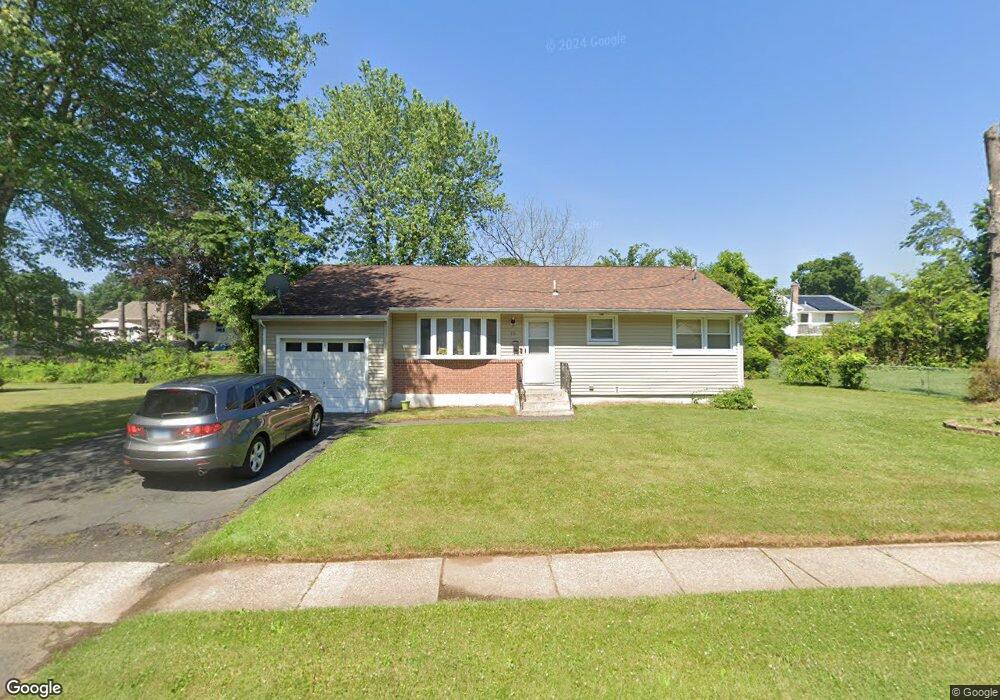 13 Jackson Rd, Bloomfield, CT 06002 - photo 1