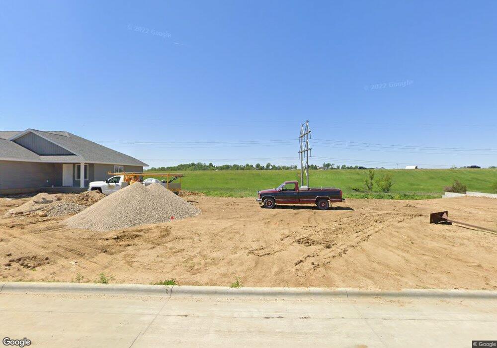 3807 Bluebird Dr SW, Cedar Rapids, IA 52404 - photo 1