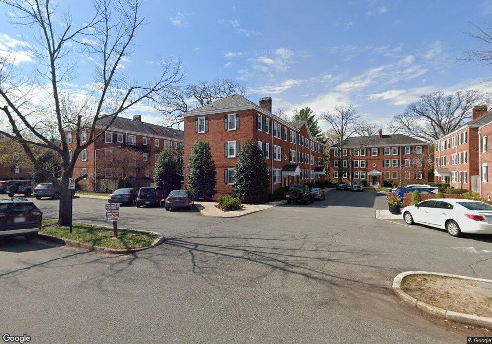 2922 S Buchanan St unit B2, Arlington, VA 22206 - photo 1