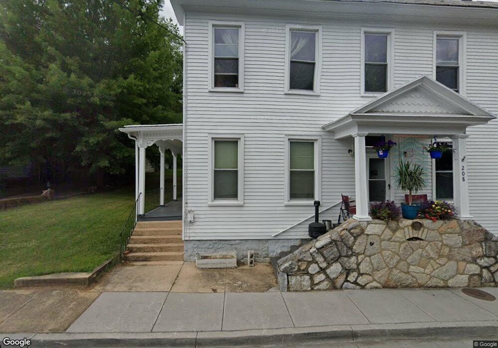 208 N Main St, Edinburg, VA 22824 - photo 1