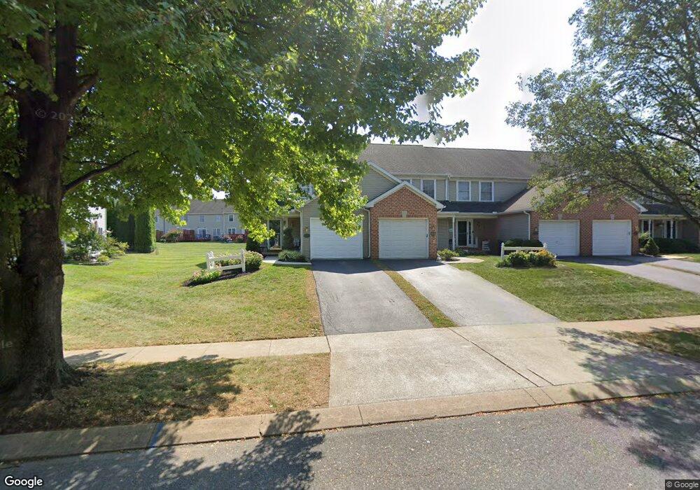 4012 Parkside Ct, Mount Joy, PA 17552 - photo 1