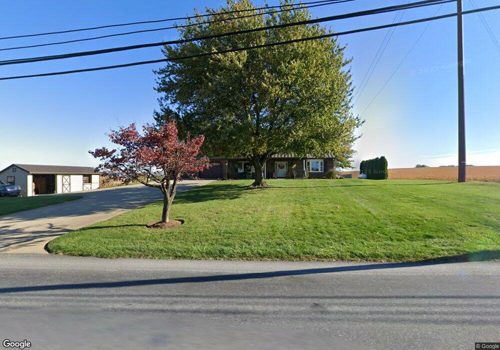 395 N Railroad Ave, New Holland, PA 17557 - photo 1