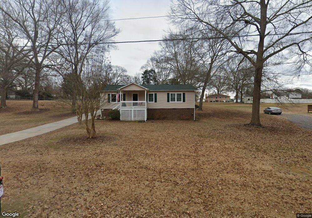 110 Hillcrest St, Clover, SC 29710 - photo 1