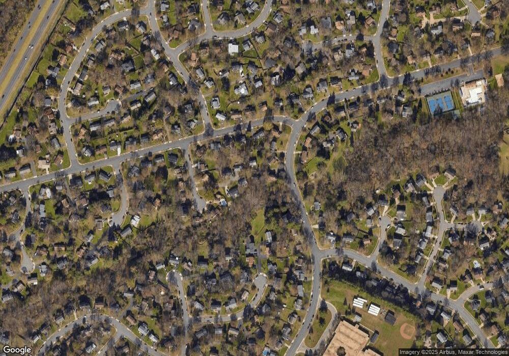 2576 Viking Dr, Herndon, VA 20171 - photo 1