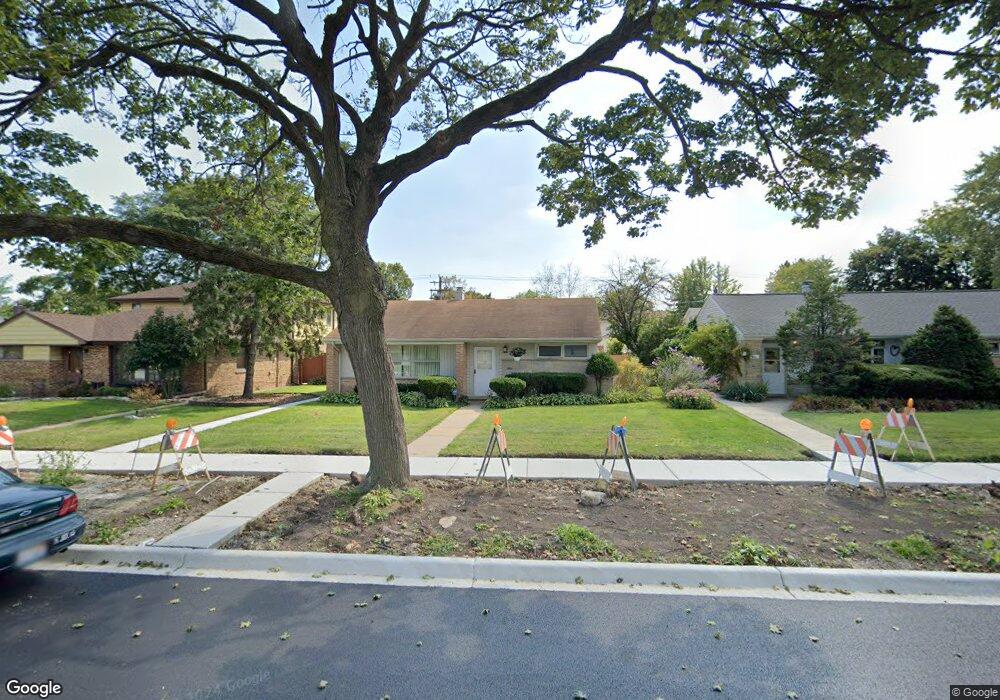 671 Walnut Ct, Des Plaines, IL 60016 - photo 1