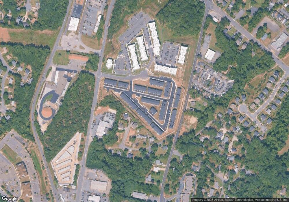 3979 Shire Meadow Ln, Triangle, VA 22172 - photo 1