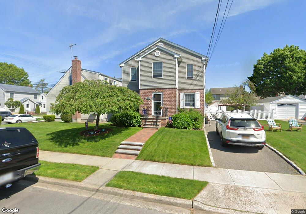 724 Elm St, Franklin Square, NY 11010 - photo 1