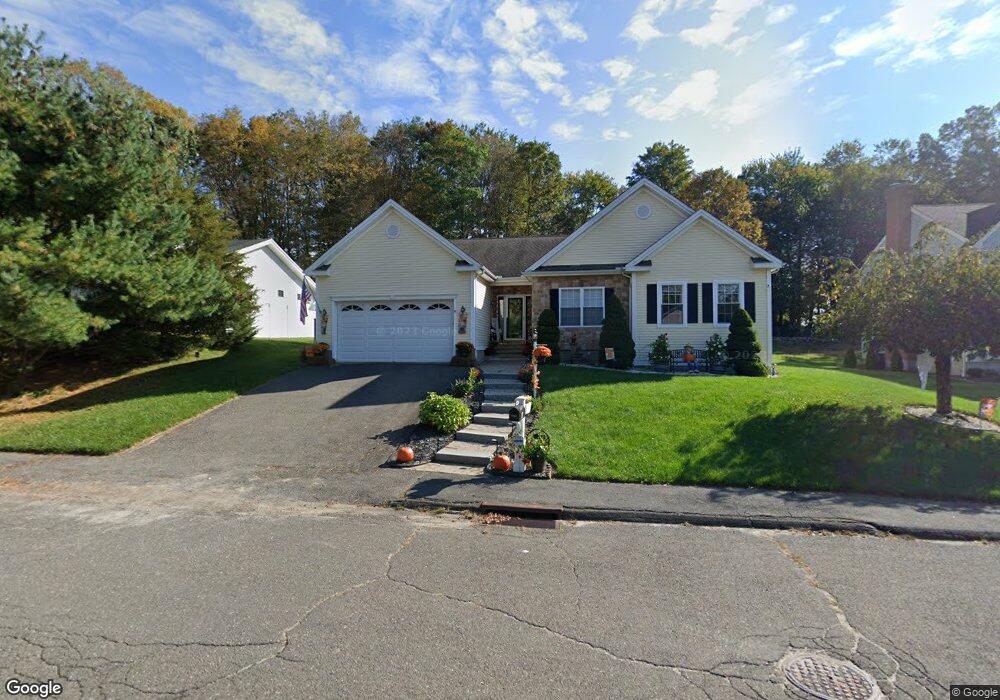 17 Country Club Woods Cir, Waterbury, CT 06708 - photo 1