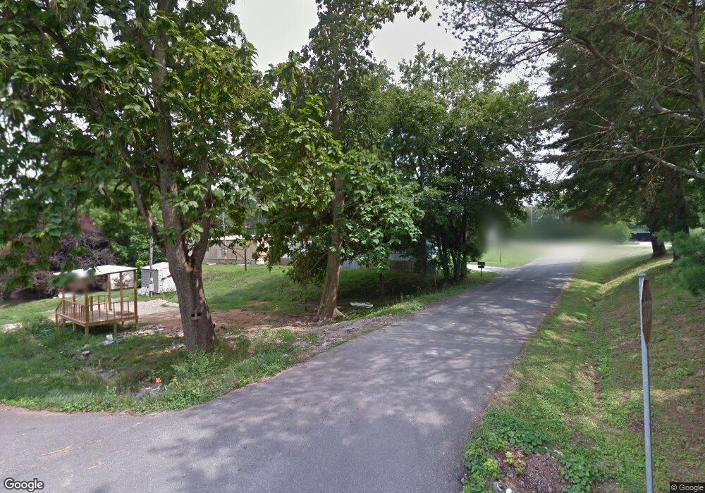 302 S Walnut St, Linden, TN 37096 - photo 1