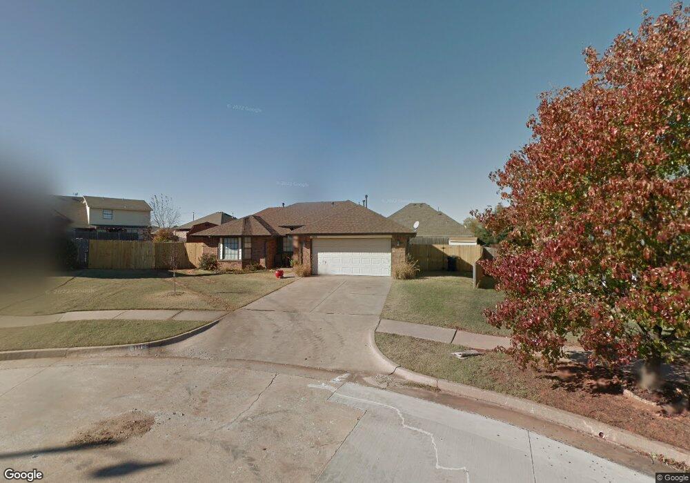 1105 NE 10th Ct, Moore, OK 73160 - photo 1