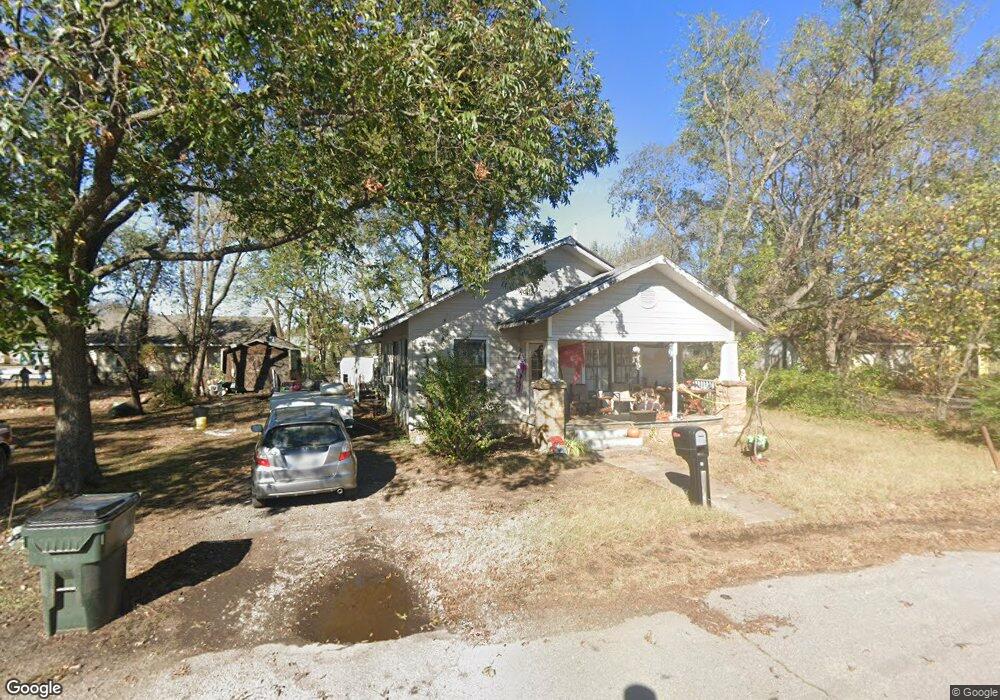 715 W Trent St, Okmulgee, OK 74447 - photo 1