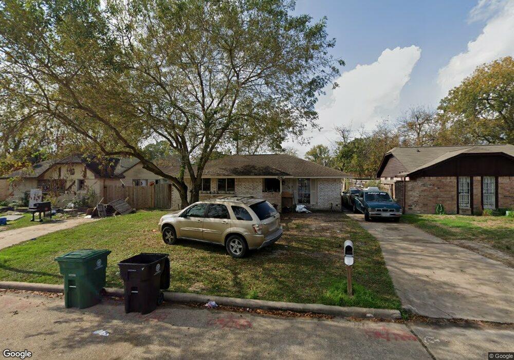 8343 Ponnel Ln, Houston, TX 77088 - photo 1