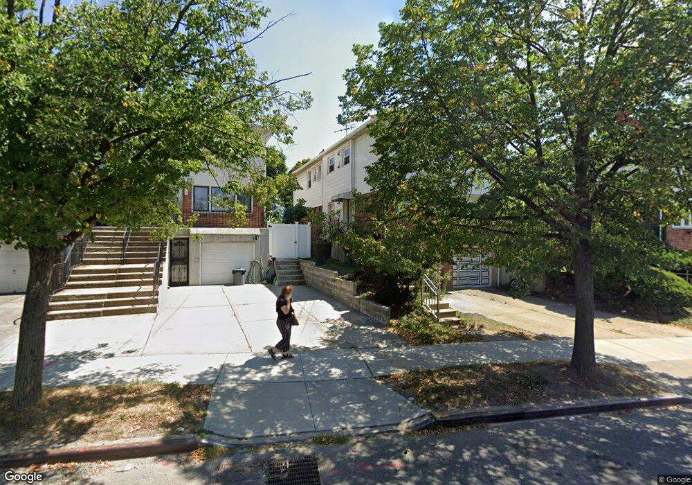 2417 Parsons Blvd unit 1, Whitestone, NY 11357 - photo 1