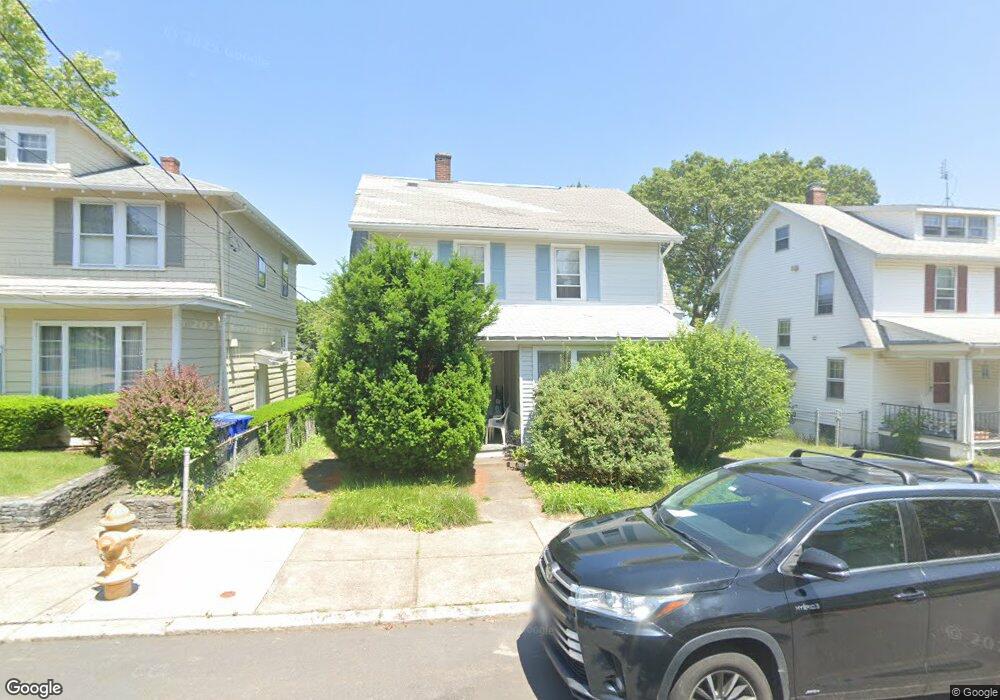 52 Wilcox Ave, Pawtucket, RI 02860 - photo 1