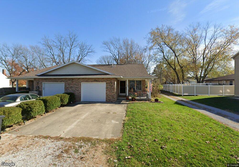 306A N Cherry St, Effingham, IL 62401 - photo 1