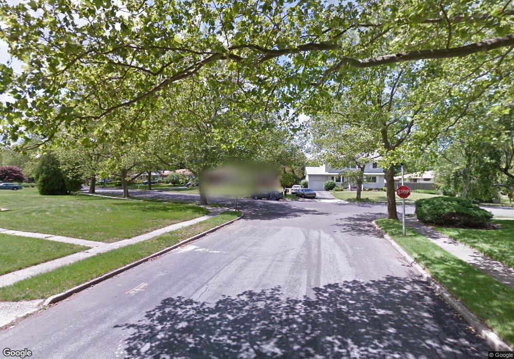 6 Marie Crescent, ComMacK, NY 11725 - photo 1