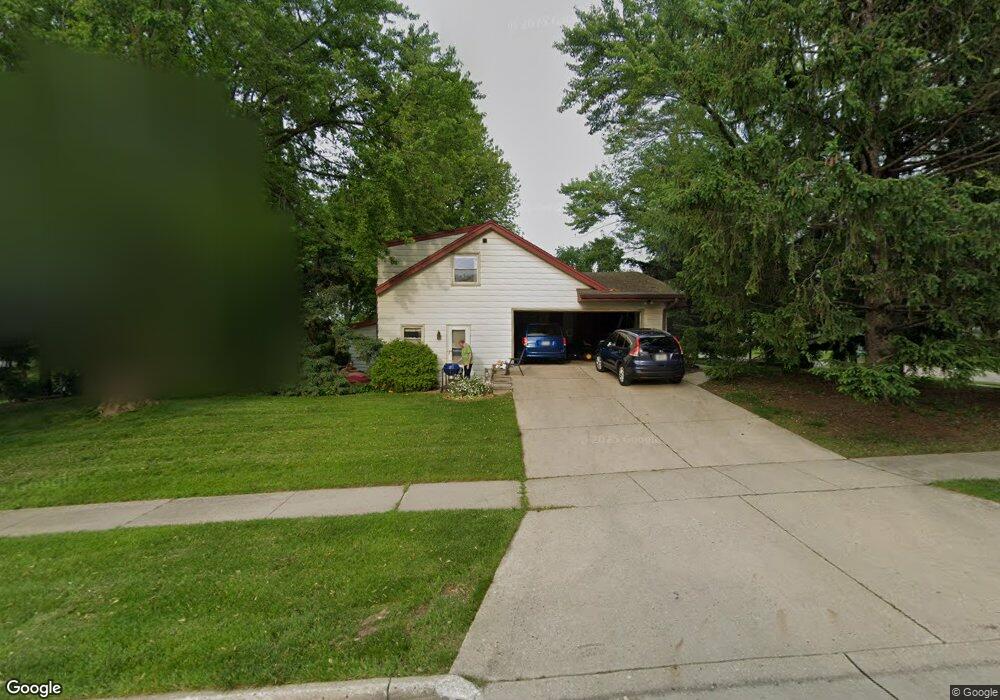 2000 Sunnyside Dr, Waukesha, WI 53186 - photo 1