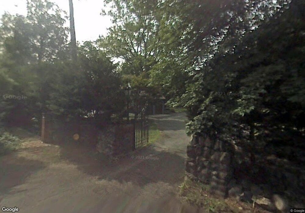 16 Niles Ln, Winchester, MA 01890 - photo 1