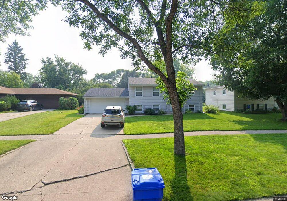 2413 Evergreen Rd N, Fargo, ND 58102 - photo 1
