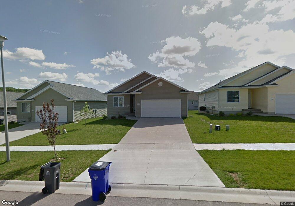 400 Moose Dr NW, Cedar Rapids, IA 52405 - photo 1