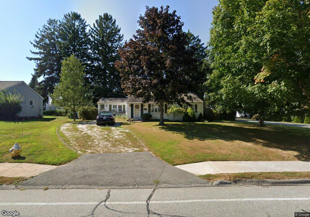 47 Maple Ave, Old Saybrook, CT 06475 - photo 1