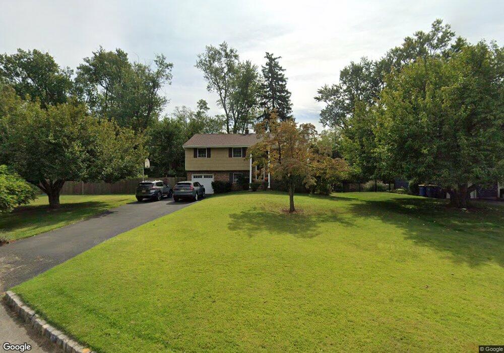 47 Woodcrest Ln, Green Brook, NJ 08812 - photo 1