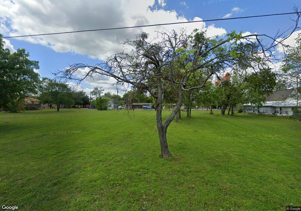 306 N 2nd St, Trenton, TX 75490 - photo 1