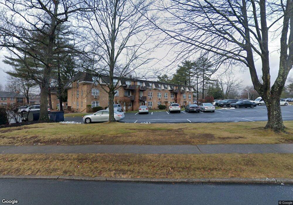 171 Kearsing Pkwy unit D, Monsey, NY 10952 - photo 1