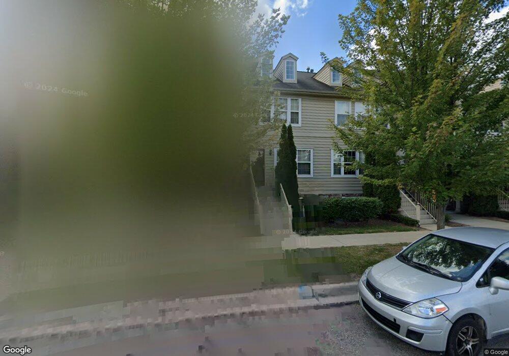 633 Lewa Downs Dr unit 8, 83, Pontiac, MI 48341 - photo 1