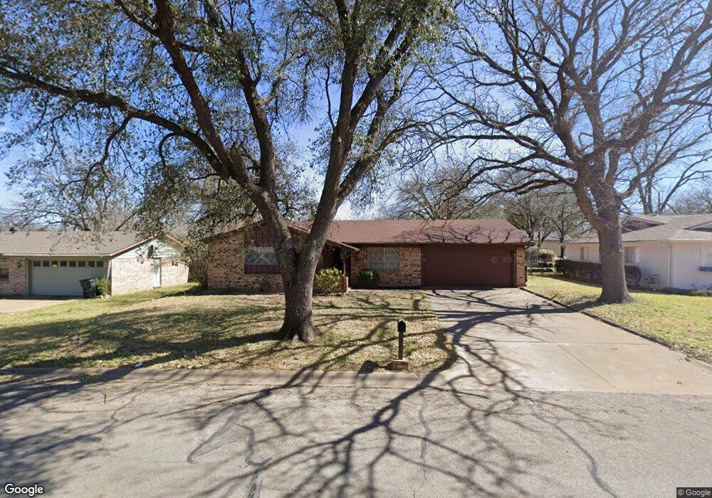 1207 Wedgewood Dr, Cleburne, TX 76033 - photo 1