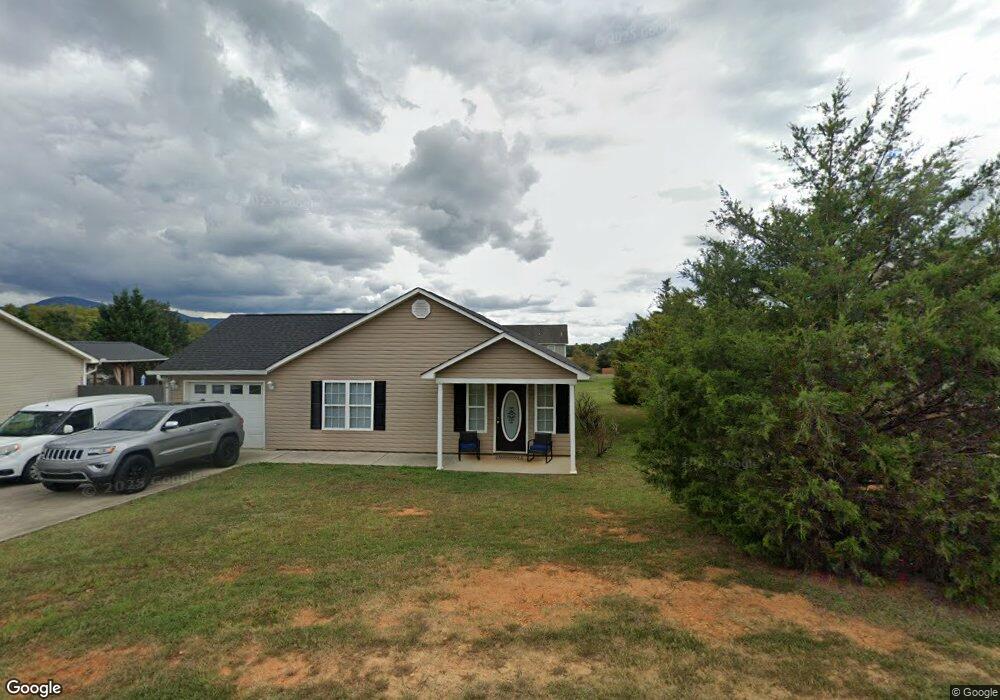302 Elbert St, Chatsworth, GA 30705 - photo 1