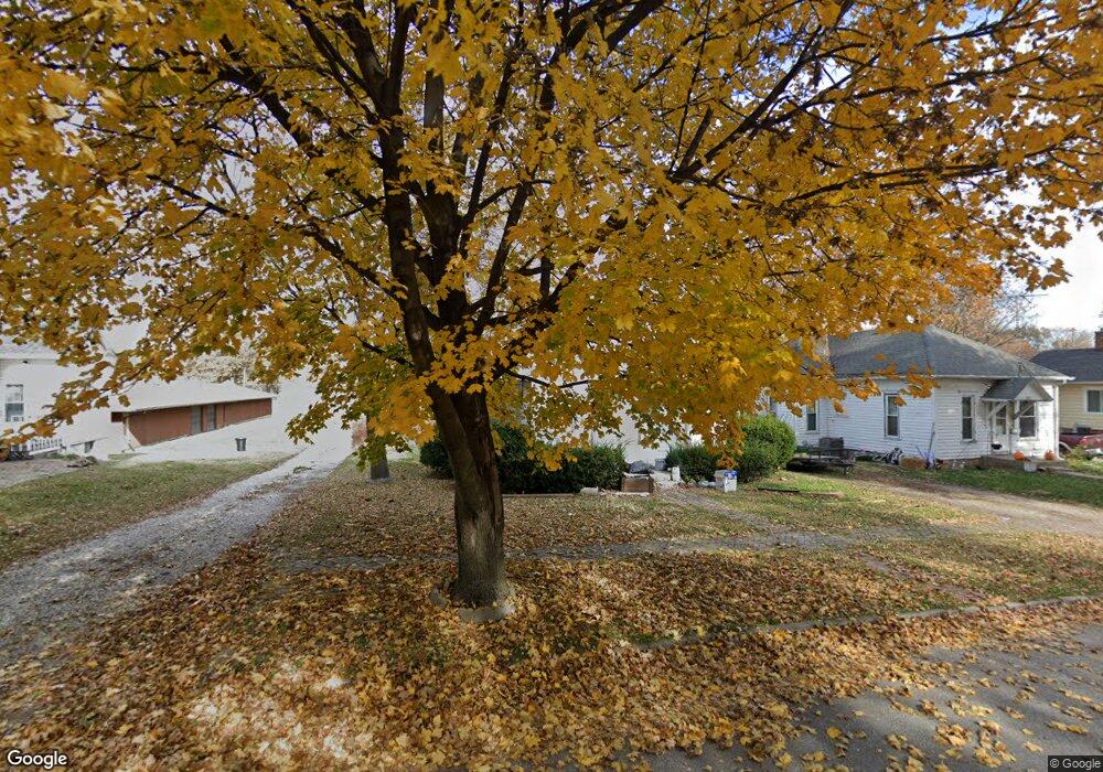 113 E Thomas Ave, Shenandoah, IA 51601 - photo 1