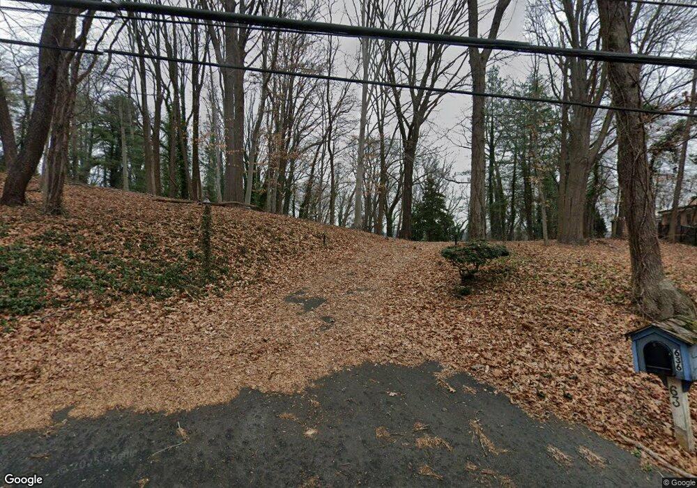 636 Chain Bridge Rd, McLean, VA 22101 - photo 1