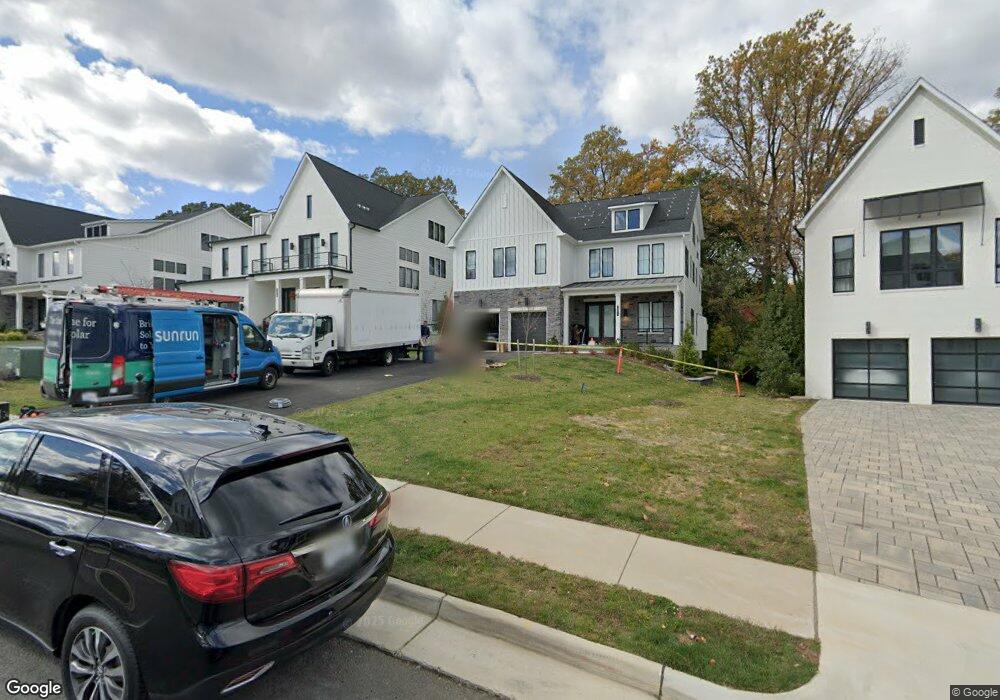 7103 Old Dominion Dr, McLean, VA 22101 - photo 1