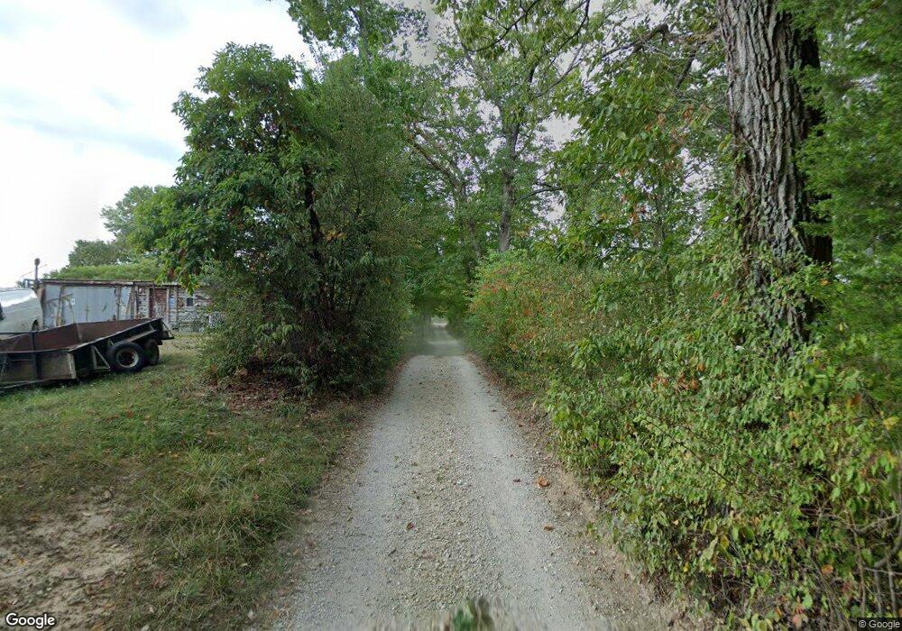 4916 E Lee Turner Rd, Columbus, IN 47201 - photo 1