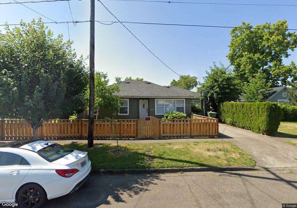 1408 E 7th St, Newberg, OR 97132 - photo 1