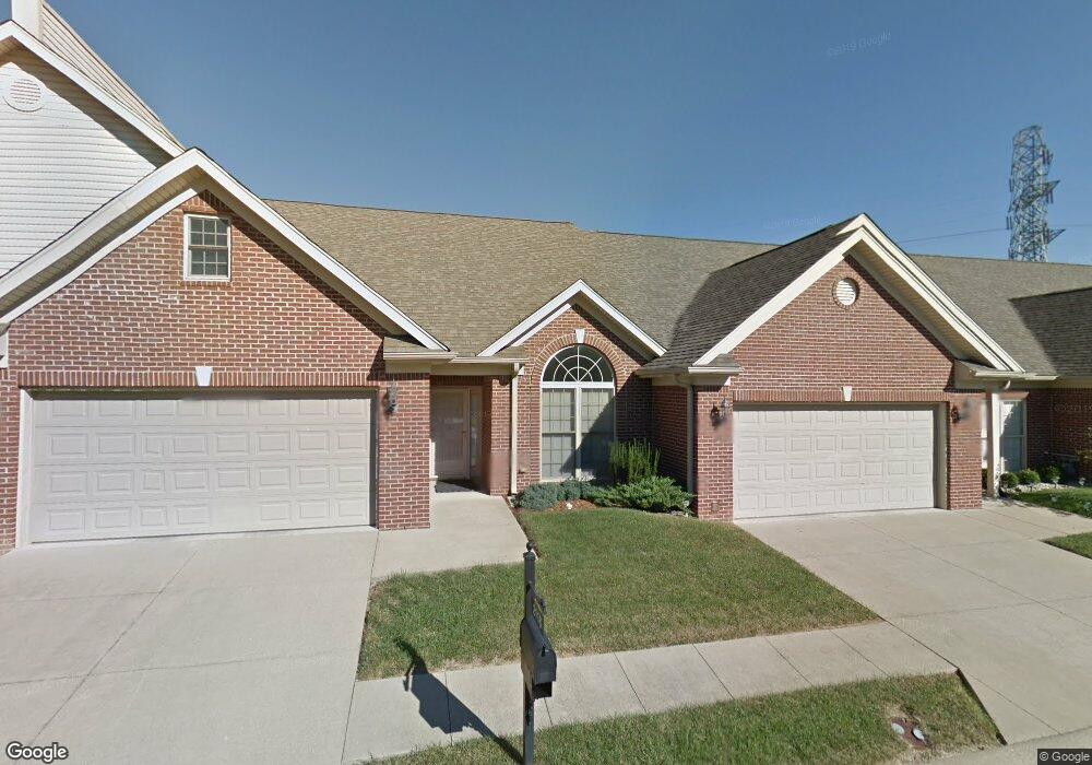 2116 Pickwick Dr, New Albany, IN 47150 - photo 1