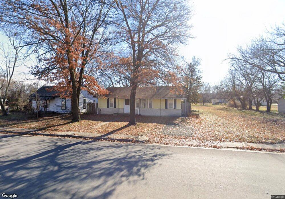 2606 Appleton Ave, Parsons, KS 67357 - photo 1