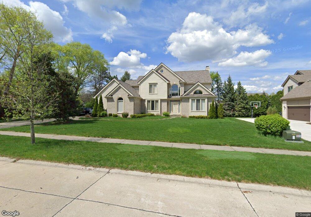 1978 Sutton Place Dr, Troy, MI 48098 - photo 1