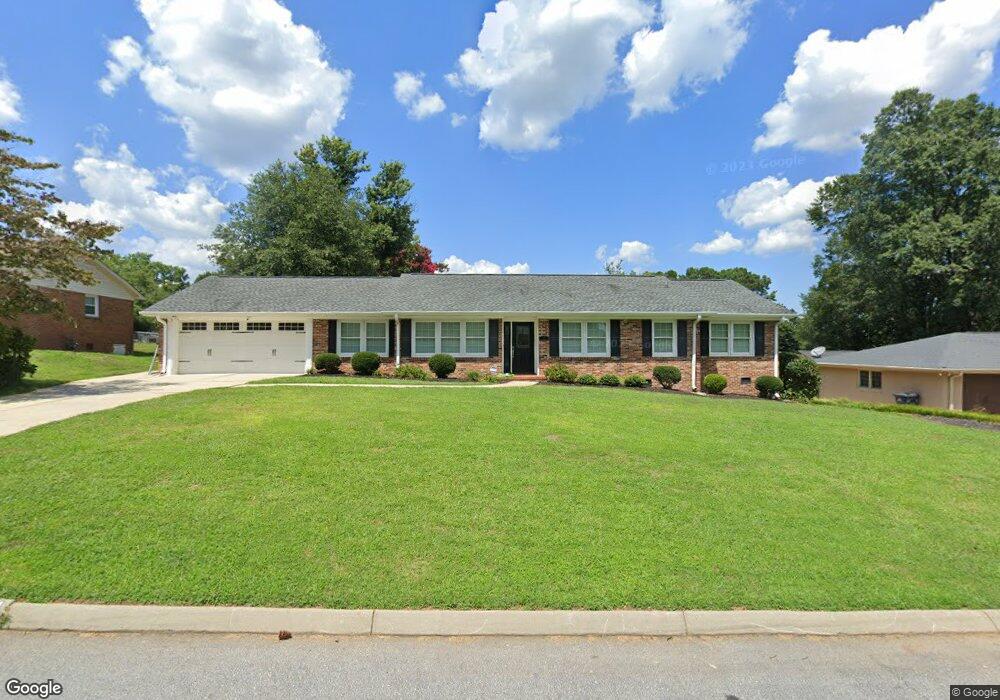 17 Ellesmere Dr, Greenville, SC 29615