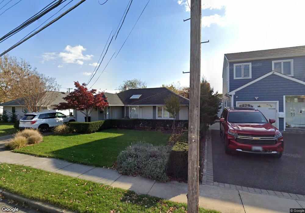 498 Abbey Rd, Oceanside, NY 11572 - photo 1