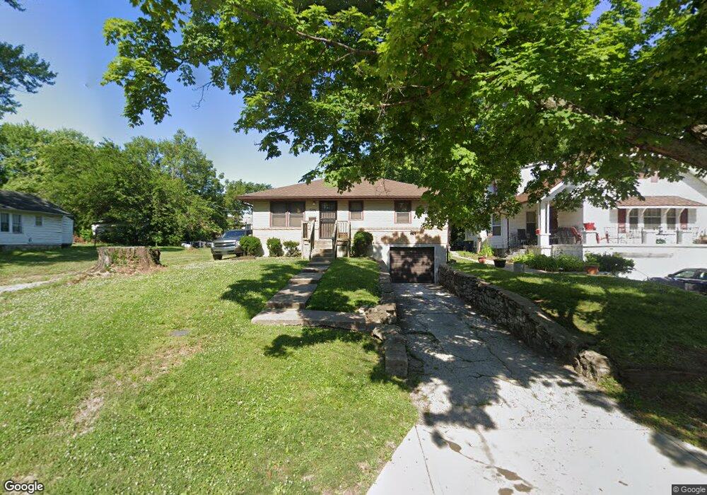 7106 Agnes Ave, Kansas City, MO 64132 - photo 1