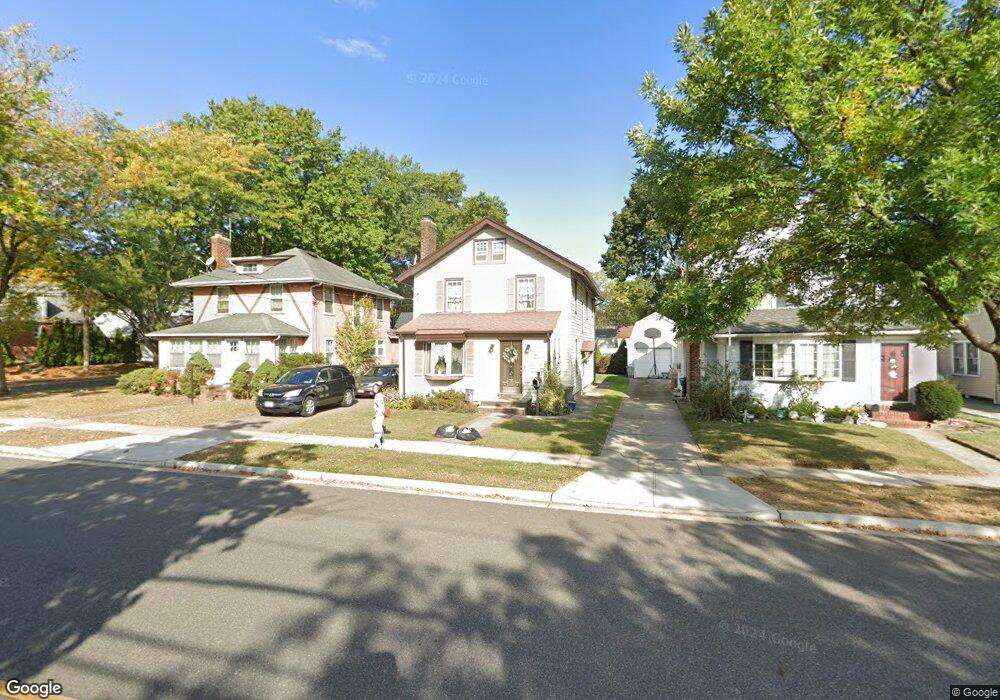 131 Floral Blvd, Floral Park, NY 11001 - photo 1