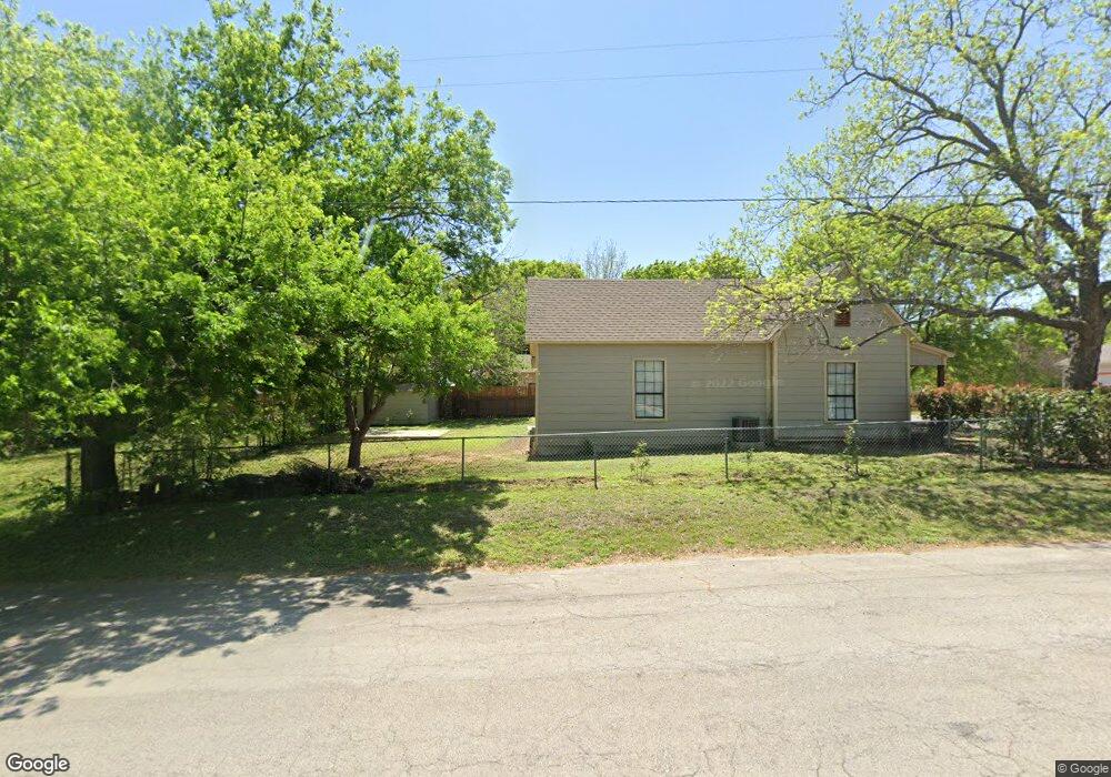 312 Throckmorton St, Weatherford, TX 76086 - photo 1