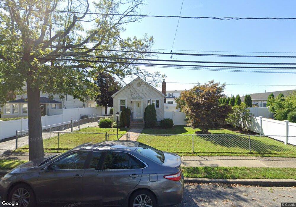 75 E Minerva Rd, Lindenhurst, NY 11757 - photo 1